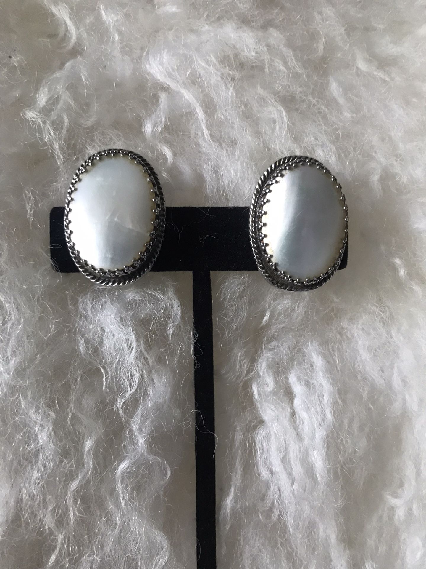 Vintages Whiting & Davis Clip On Earrings MOP Silver Tone