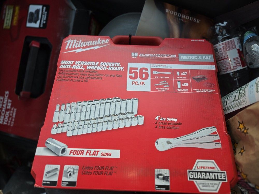 Brand New Milwaukee Anti Roll Tools Set