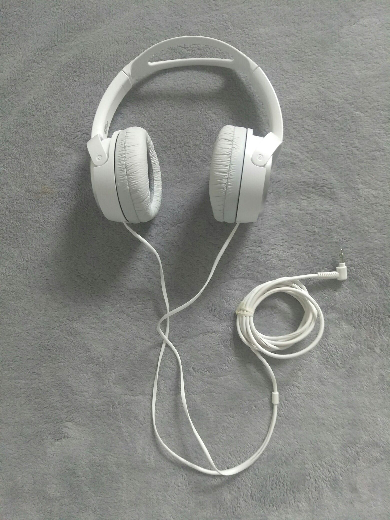 Sony Headphones White Wired 108-0075