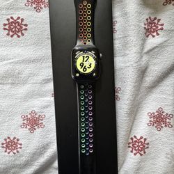 Apple Watch SE 40mm Nike Sport Band 