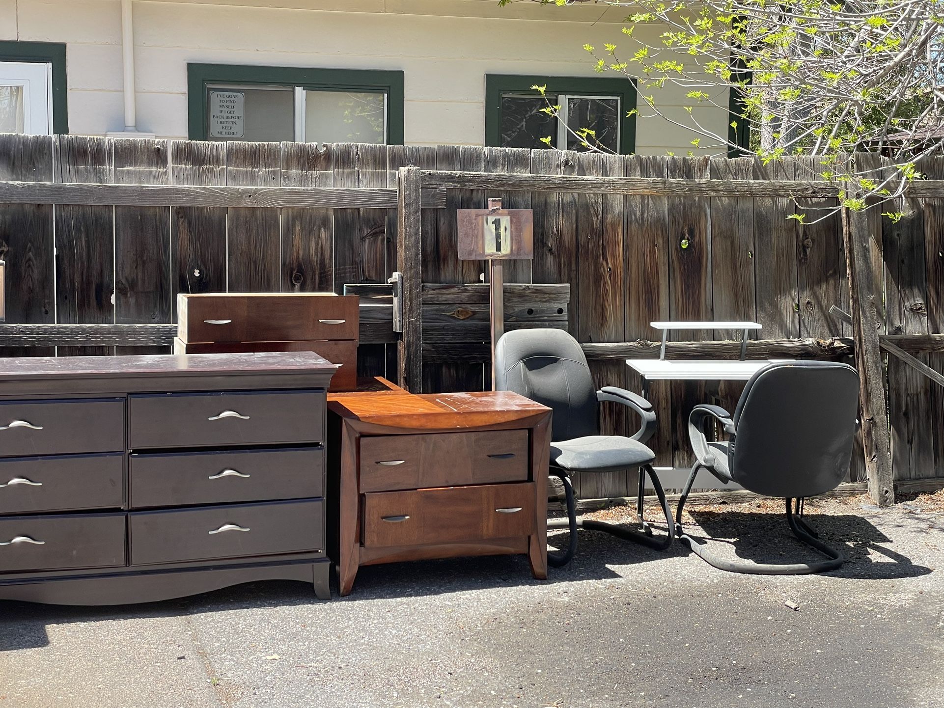 6 Door Dresser, 2 Nightstands W/ Lamps , And A Desk