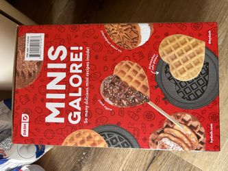 Used Once Waffle Maker With Seven Plates