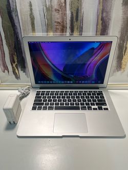 Apple MacBook Air  2017 15” Laptop Intel i5 8GB RAM 256GB SSD w/ Charger - $159