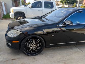 For sale or trade 22-In wheels that fit on a Mercedes s600