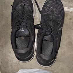 Nike Men’s Shoes 10.5 $5