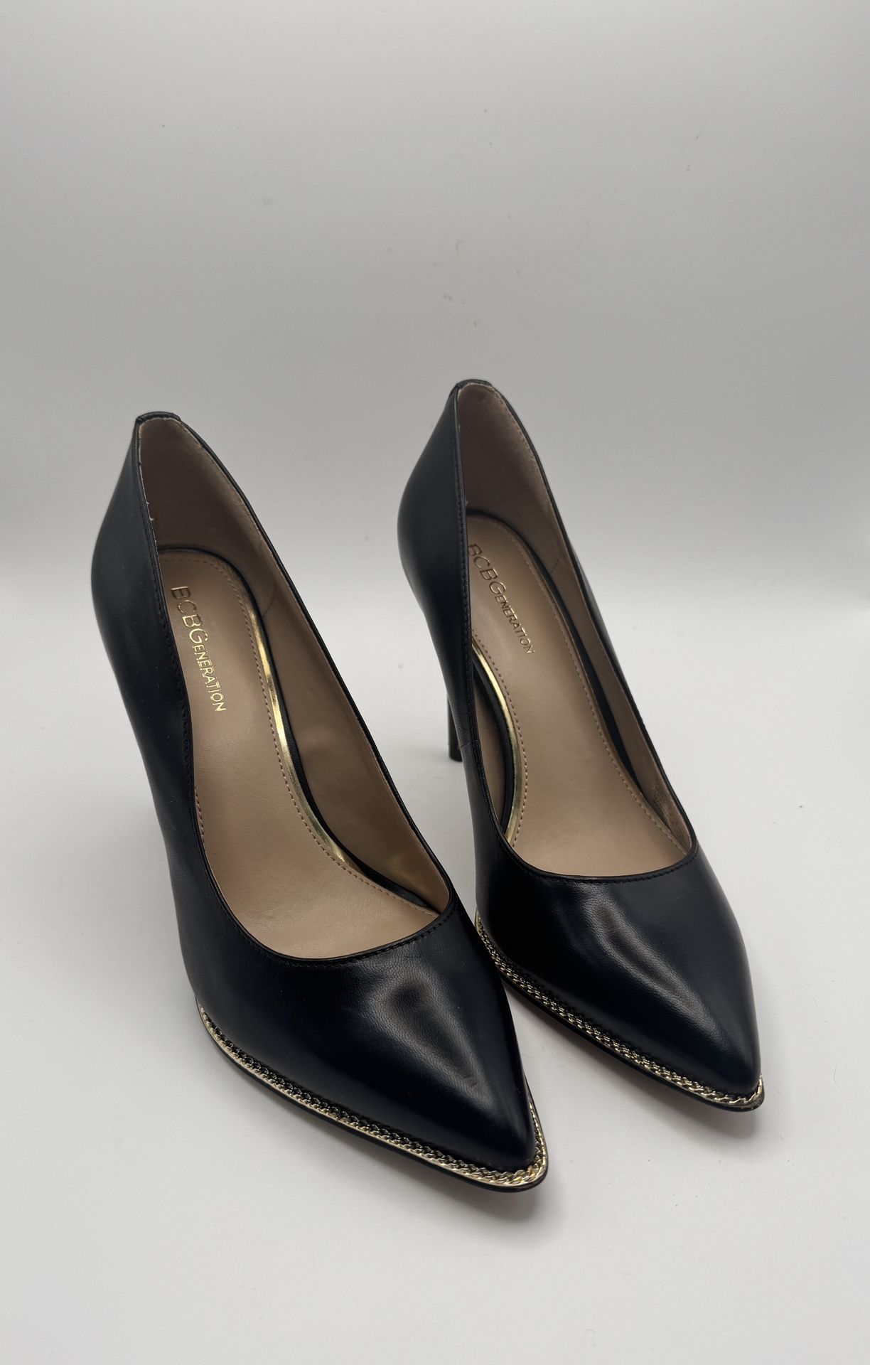 NEW BCBGeneration Harleigh, Size 7.5, Black Leather Pumps with Gold Chain Detail