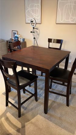Dinner table and 4 chairs