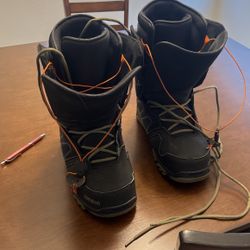 32 Snowboard Boots