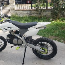 125cc Dirt Bike 