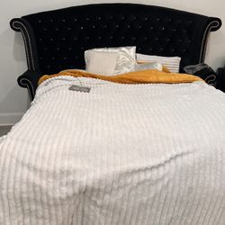 King Size Cali Bed  Pick Up Only Moving Sale No Delivery 