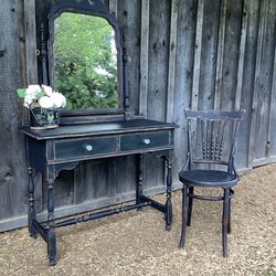 Vintage Farmhouse Vanity with Swivel Mirror And Chair