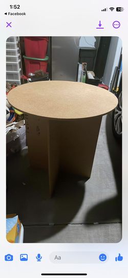 Collapsible Round Table 