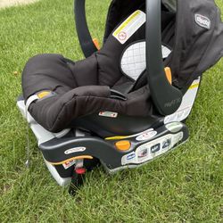 Chicco Keyfit Carrier And Base