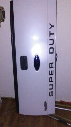 For sale 2014 ford f250 super dury i good condition it come with a camera sale price 350