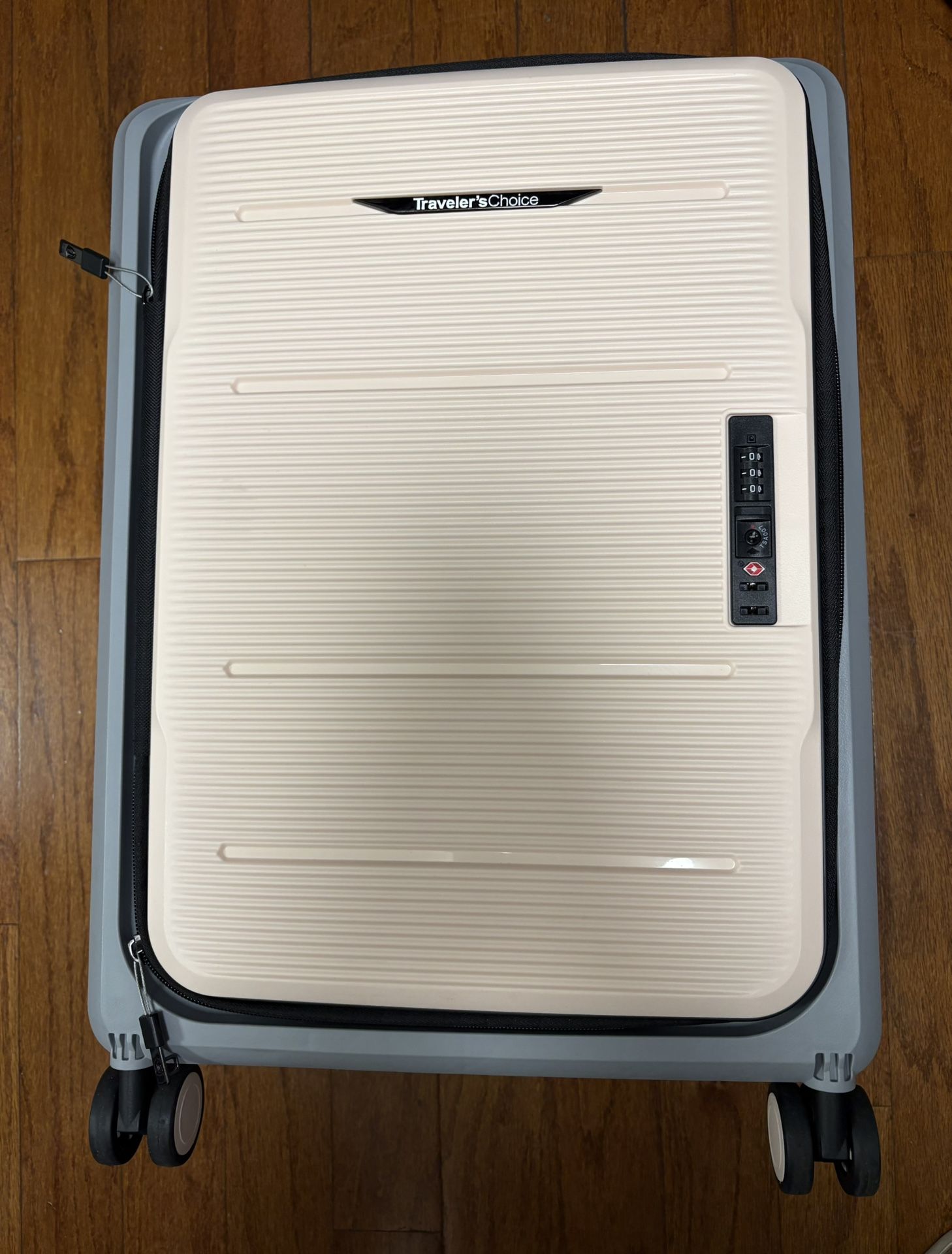 Traveler's Choice Collapsible Spinner Luggage