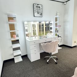 New Large Make Up W 2 Shelves & Chair 