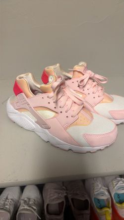 Nike hurache women’s