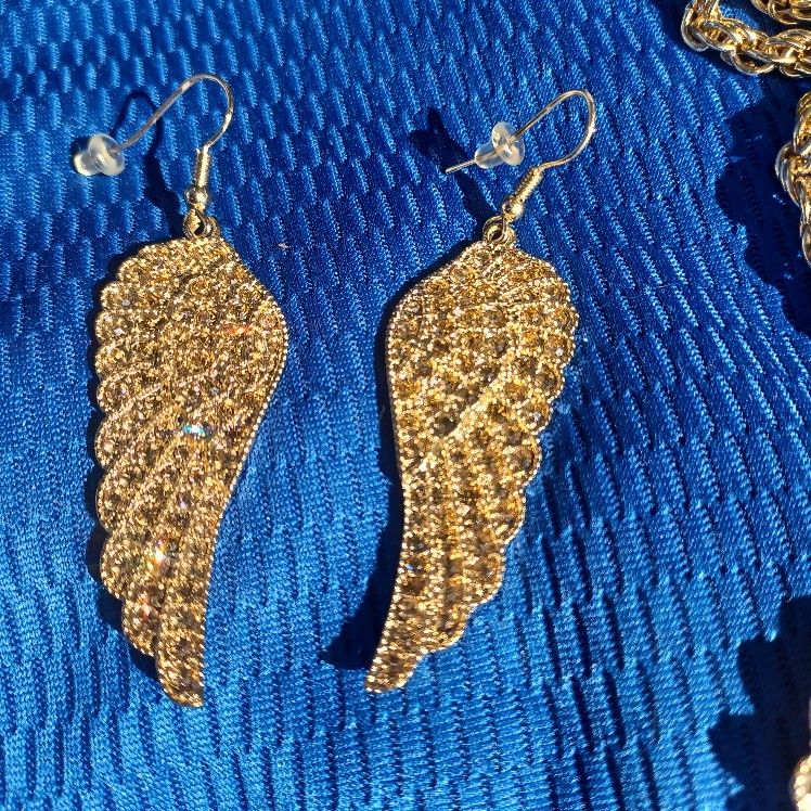 Bella Luce Champ crystal.\n Necklace and earrings.