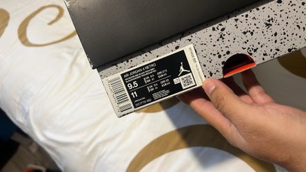 Jordan 4 Fire Red OG Size 9.5 Men