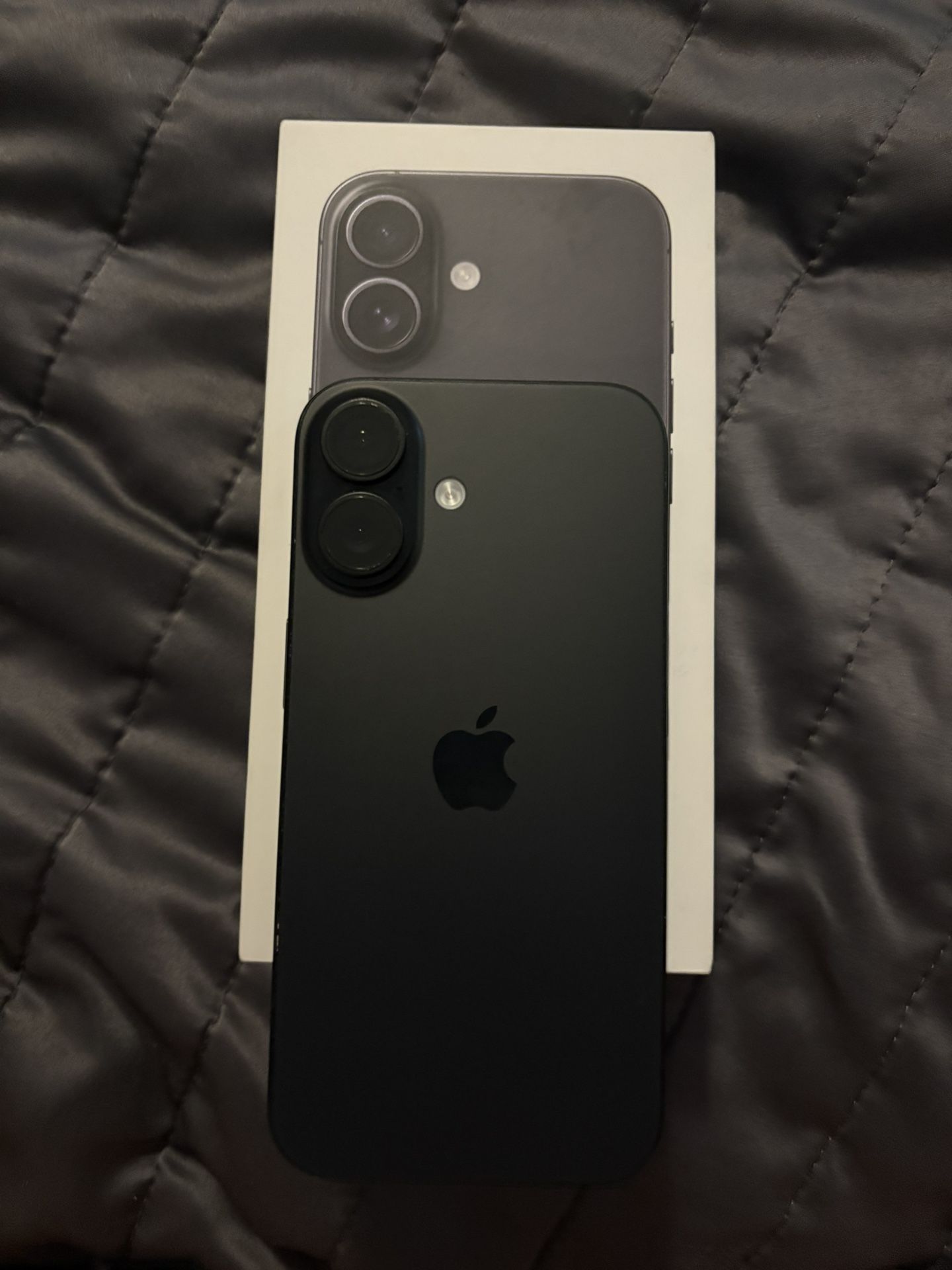 iPhone 16 Black 