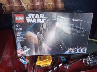 Star wars Legos 924 Piece Set New( Inquisitor Transport Scythe