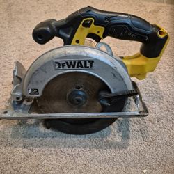 DEWSLT 20v  CIRCULAR SAW
