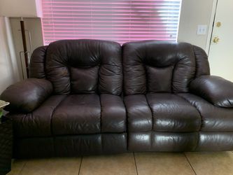 Reclining leather couches set of 2 - Normal Wear