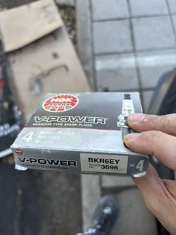 NGK 3696 BKR6EY V-Power Spark Plug