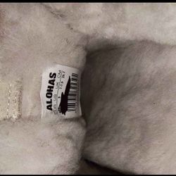 Alohas Furry Sneakers 