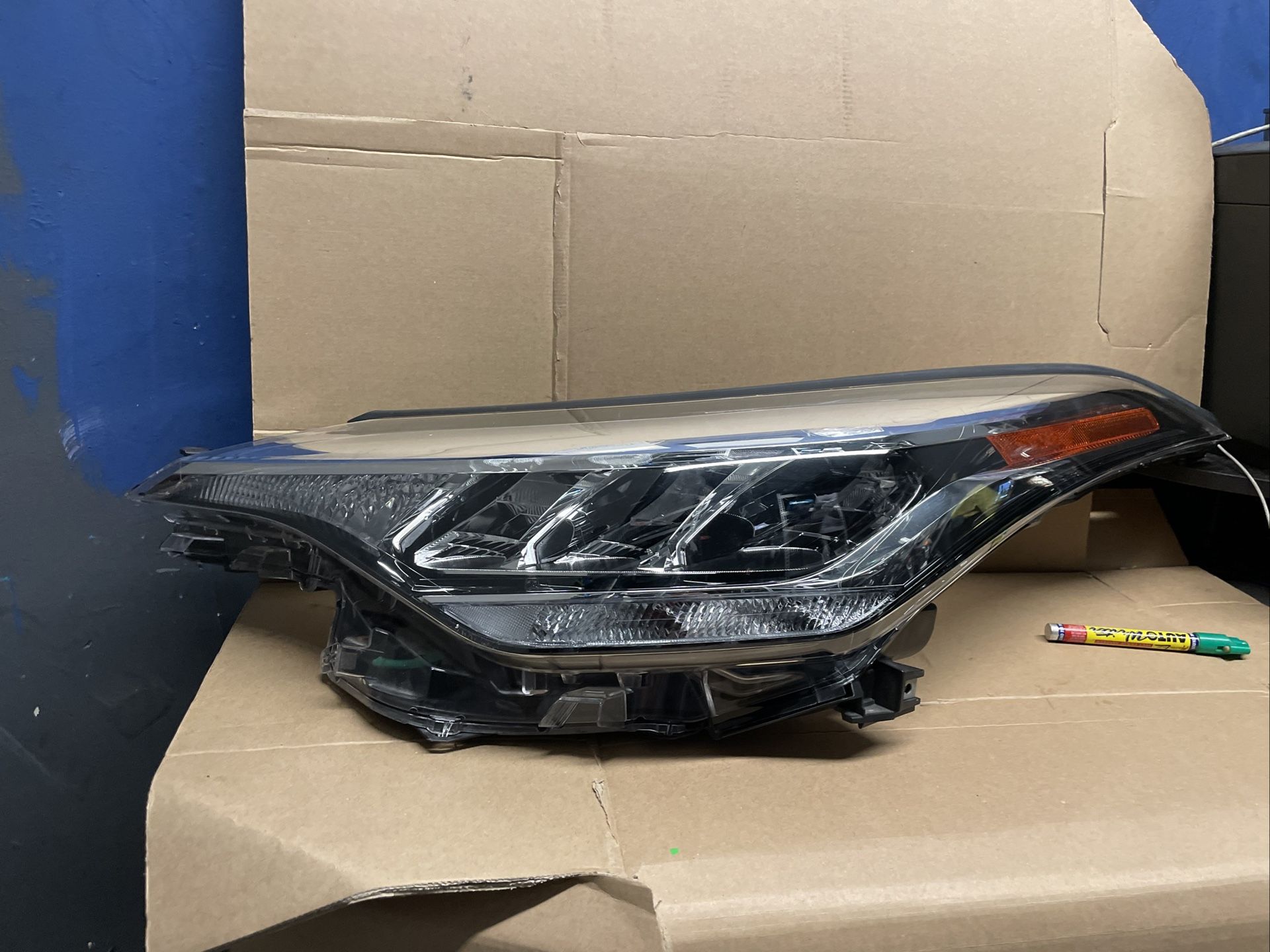 TOYOTA CH-R CHR HEADLIGHT LEFT DRIVER 2020 2021 2022 LED OEM