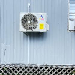 MINI SPLIT COLD AND HEAT