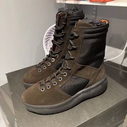 Yeezy Season 3 Military Boot Onyx Shade