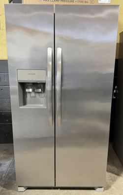 Refrigerator w/WATER+ICE