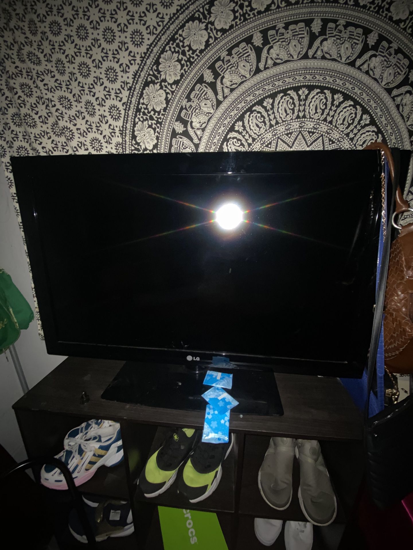 PS4 And 42 Inch LCD Screen 375$