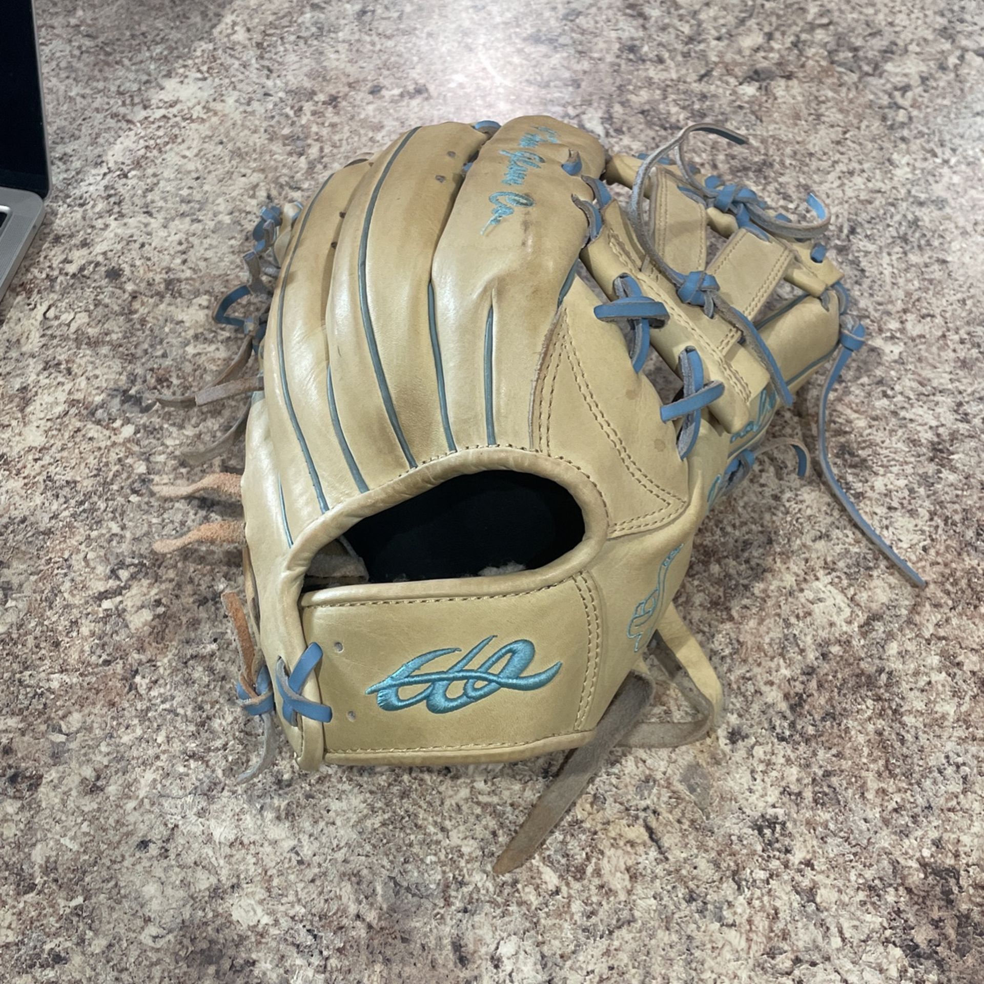 Baseball/Softball Glove