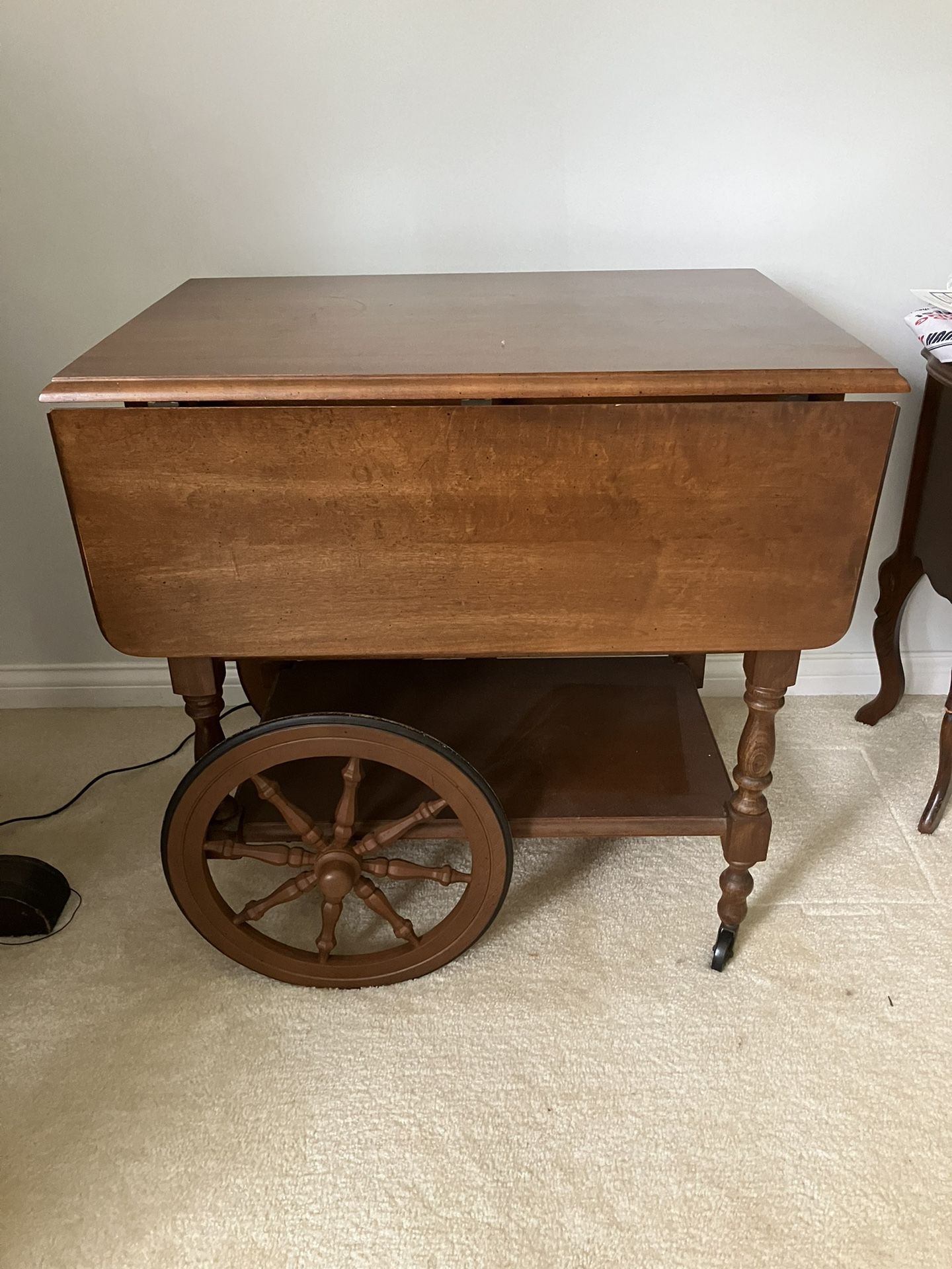 RARE OPPORTUNITY NEAR Pristine Vintage Antiquey Tea/Bar Cart