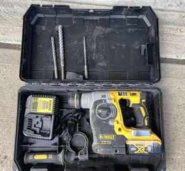DeWalt Rotary Hammer Drille (DCH273) 20V MAX XR Cordless Brushless 1 in. SDS Plus L-Shape