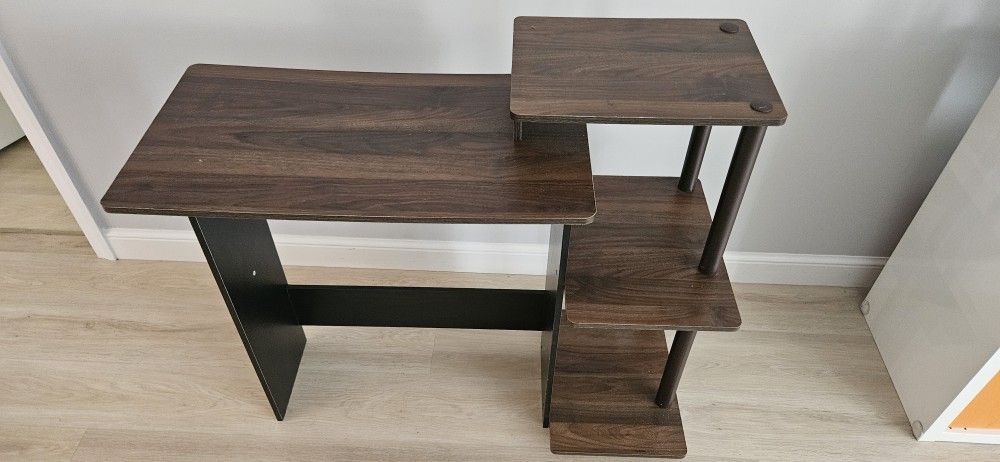 Compact Desk with Shelves – Great for Small Spaces