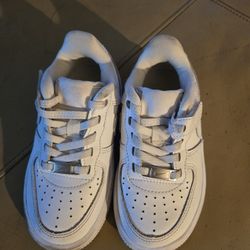 White Nike Shoes 