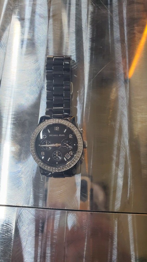 Michael Kors Ladies Black Ceramic Watch. New Japanese Battery.