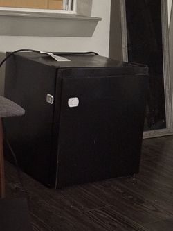Mini fridge (Controllable Temp)