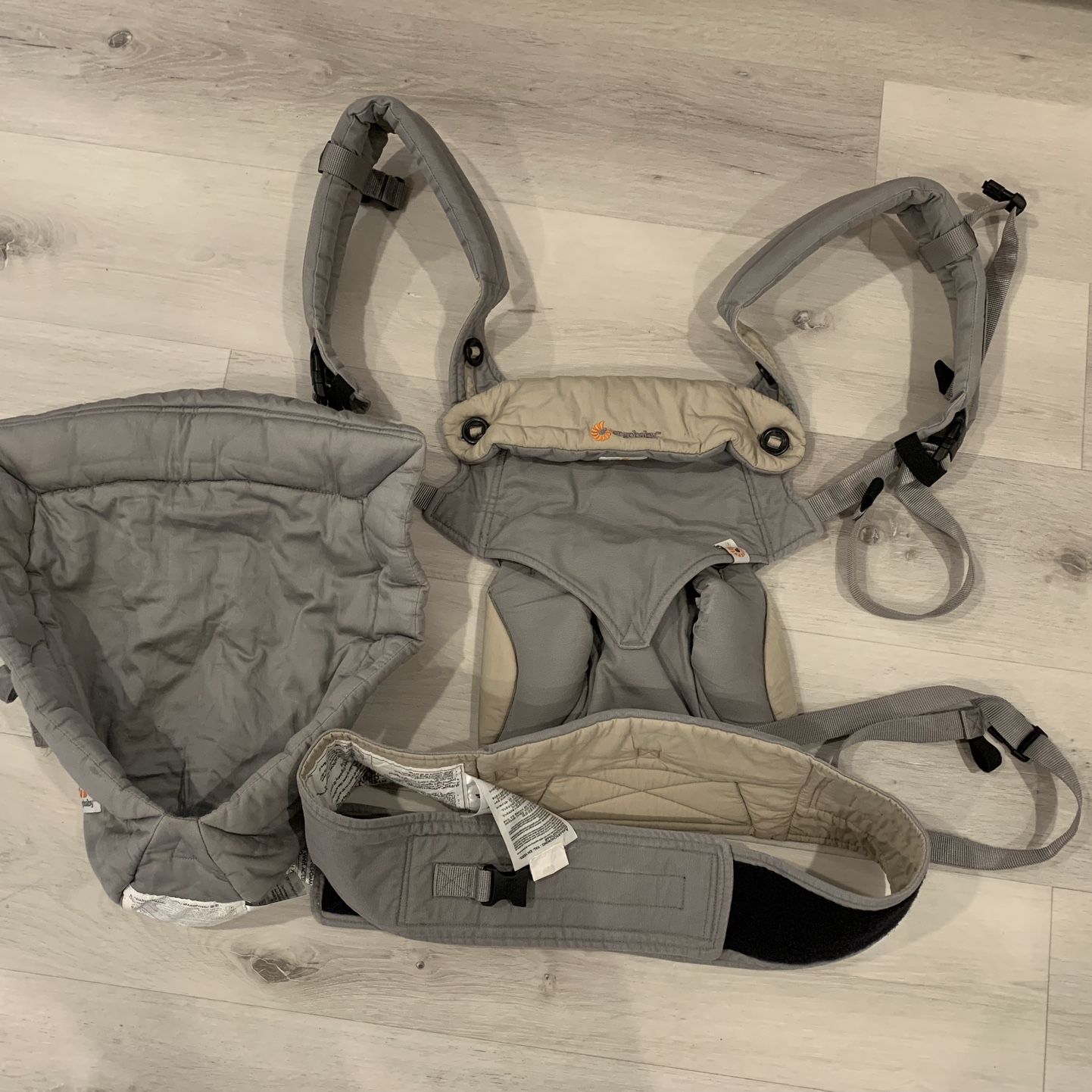 Ergo Baby Carrier With Newborn Insert