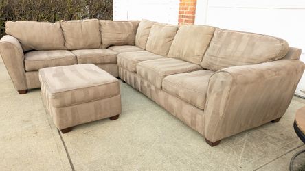 ⭐ Bauhaus Sectional With Ottoman Free Delivery