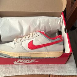 Dunk Low - Georgia Bulldogs Size 9.5 Brand New 