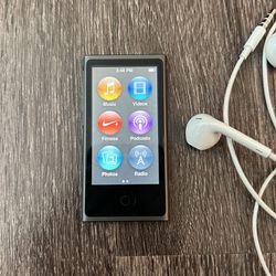 iPod w/ Headphones