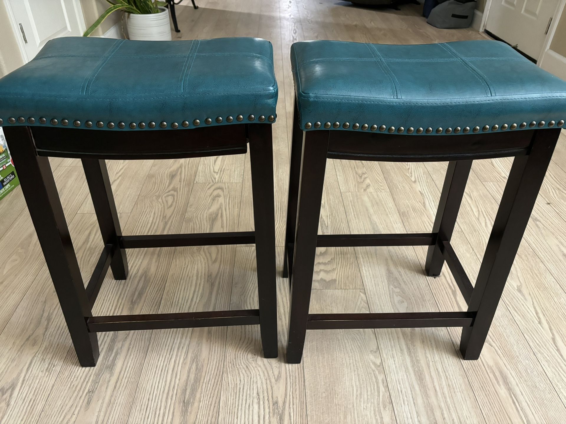 Bar stool / Kitchen table/ Console