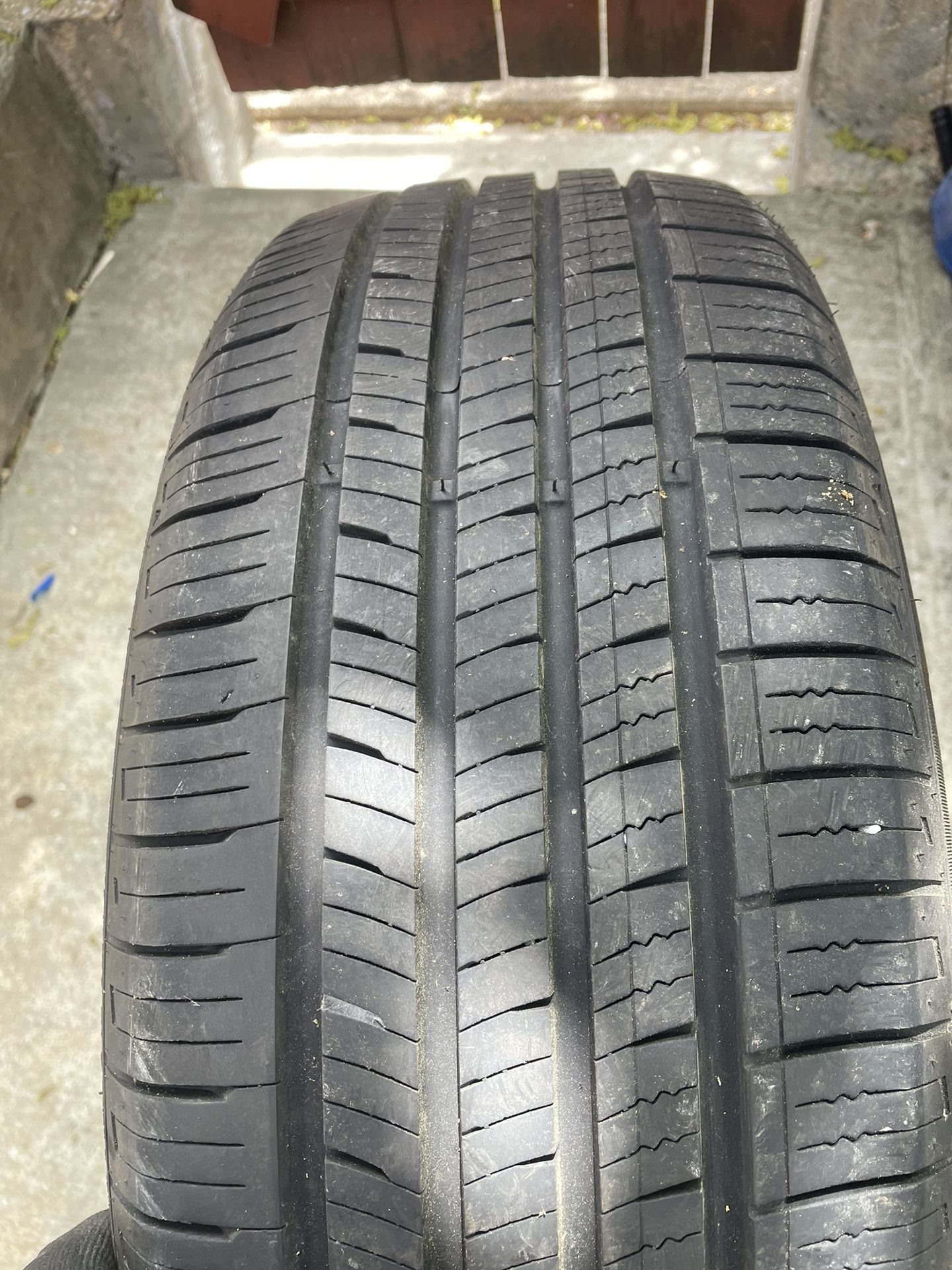 215/55/18 Very Good Shape Only One Tires
