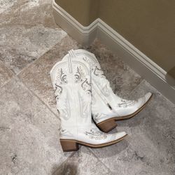  Western Boots. 