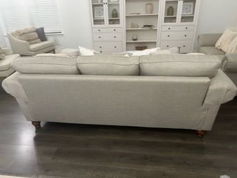 Set Sofa and loveseat almost new pillows included $500