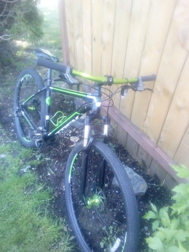 2013 Trek Wahoo 29er Gary Fisher Edition Mountain Bike